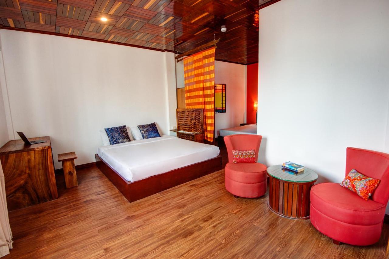 Mad Monkey Hostel Phnom Penh Zewnętrze zdjęcie